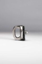 Vite 1/4" in acciaio inox per treppiede/fotocamera, dettaglio della testa ad anello e della filettatura