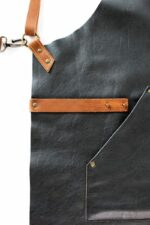 Backstrap leather apron deluxe in vintage brown – worn by craftsman in workshop