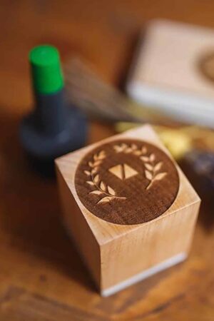 Custom wood stamp 3x3cm full kit with ink pad and three ink colours